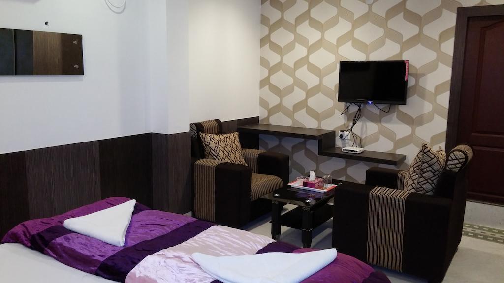 Capital Suites Bangalore Esterno foto