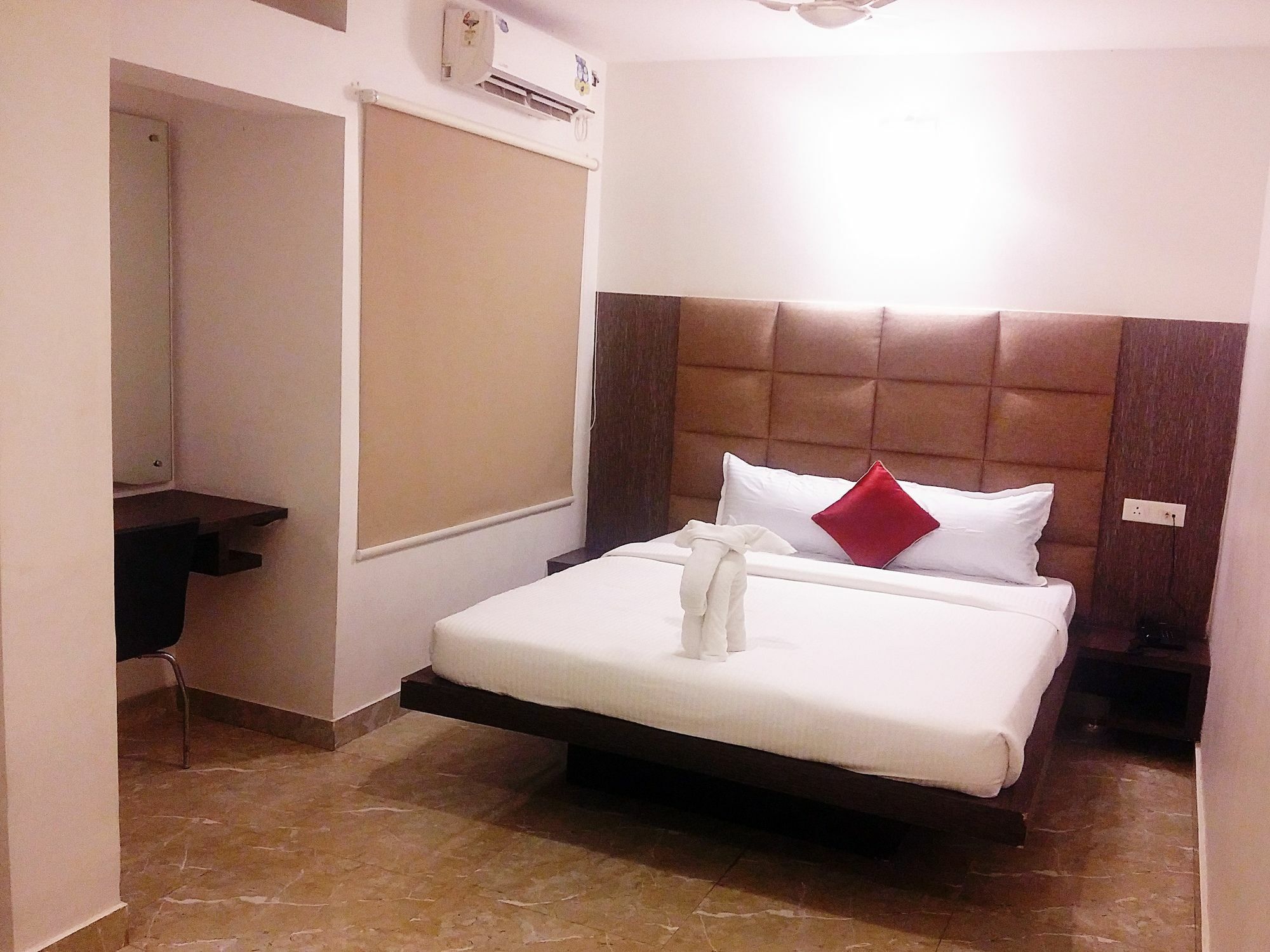 Capital Suites Bangalore Esterno foto