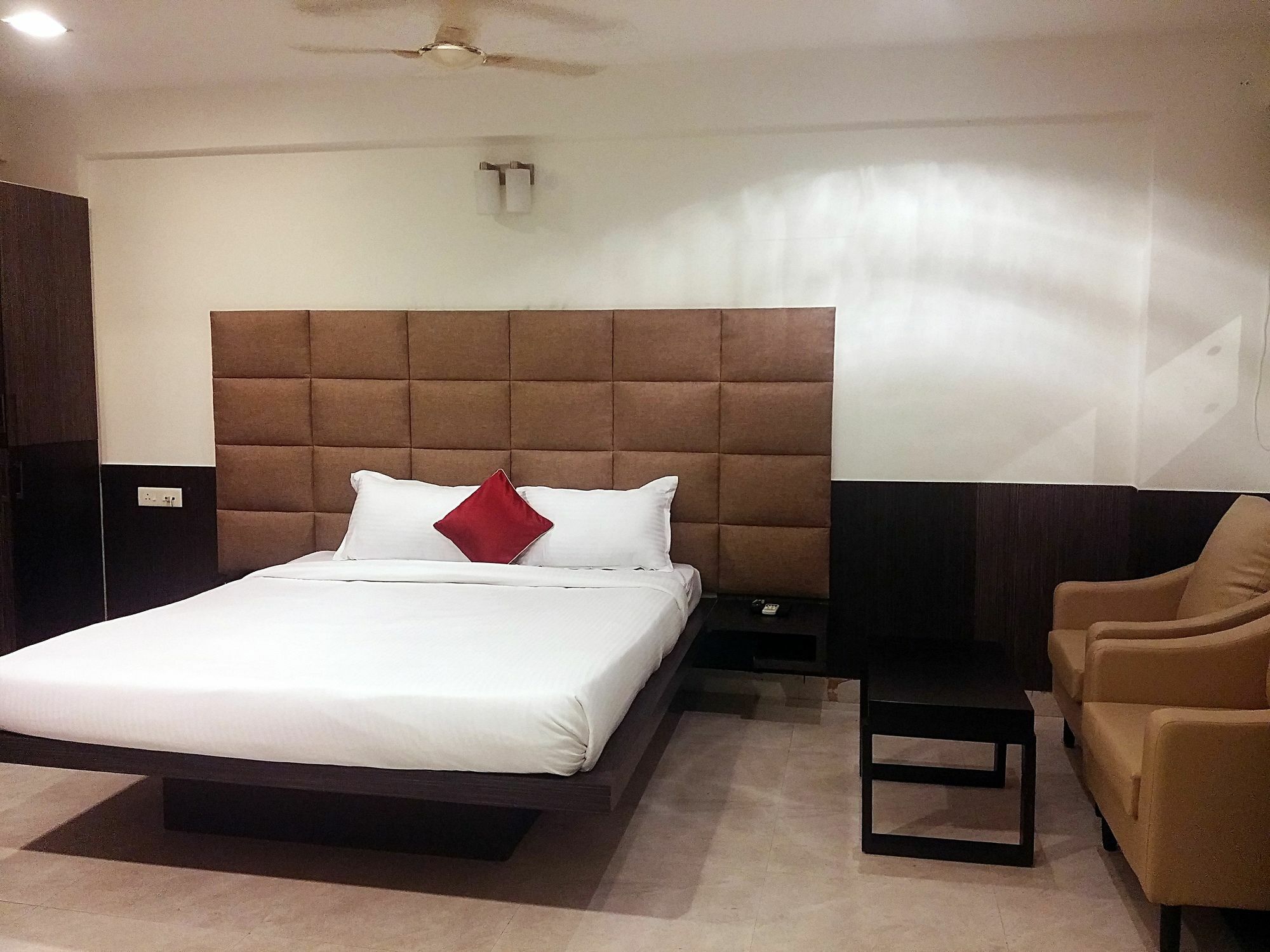 Capital Suites Bangalore Esterno foto