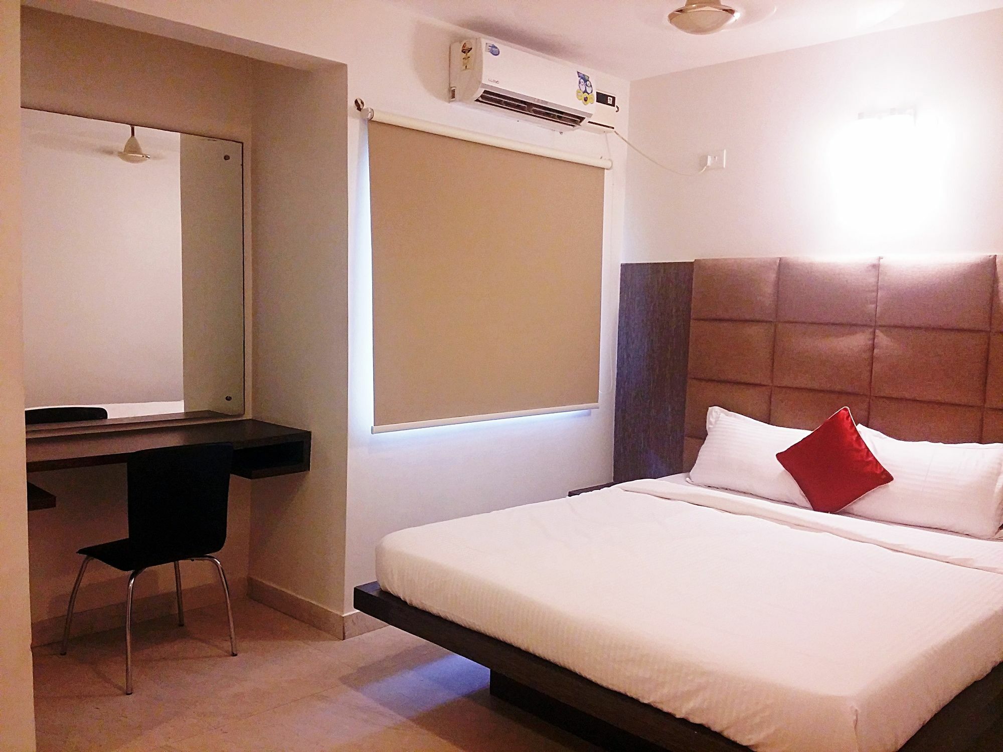 Capital Suites Bangalore Esterno foto